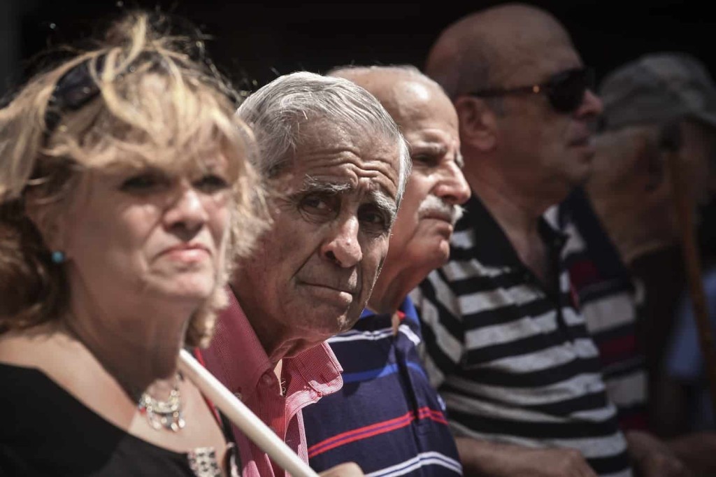 Γιατί δεν δίνονται αυξήσεις στις επικουρικές συντάξεις – Τα σενάρια για το ξεπάγωμά τους