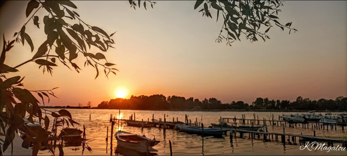 Τουρλίδα…. ντυμένη στα πορφυρά χρώματα του δειλινού!