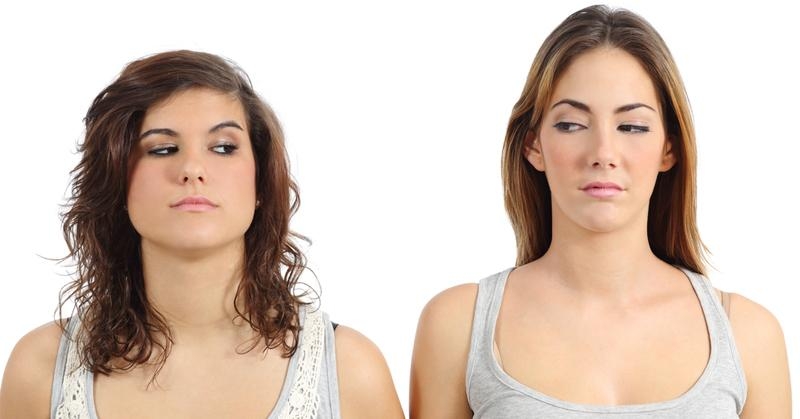 Αυτά είναι τα σημάδια που δείχνουν ότι κάποιος σας φθονεί – Μπορεί να είναι και φίλος σας