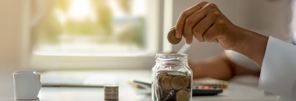 Πώς να αποταμιεύσεις χρήματα για το επόμενο ταξίδι σου (χωρίς να αλλάξεις την καθημερινότητά σου)