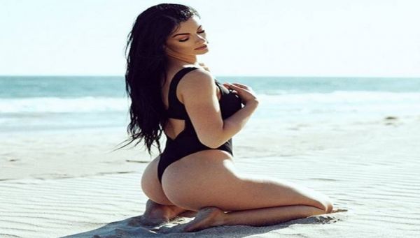 Mikaela Osborn: Η μελαχρινή καλλονή που προκαλεί εμφράγματα [φωτό]