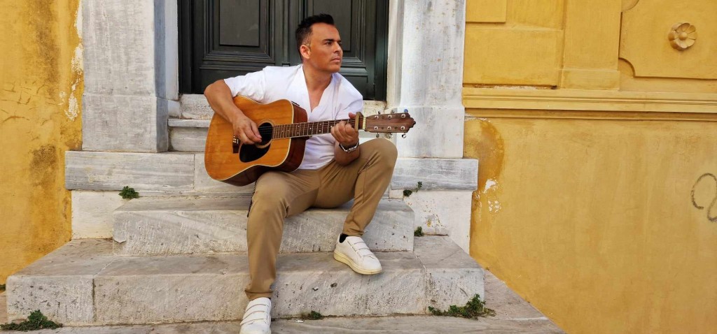 «Αχ και να&#039; ξερες»: Κυκλοφόρησε η νέα επιτυχία του Πάνου Ψάλτη