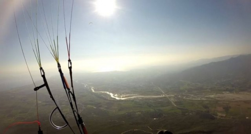 Βαράσοβα: Μοναδική πτήση την πρώτη μέρα της Ανοιξης (φωτο)