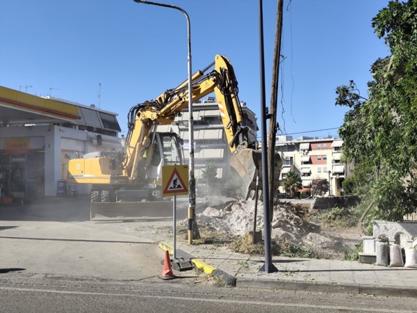 Ανάπλαση βορειοανατολικής εισόδου Αγρινίου: Γιατί δεν έκλεισε η κυκλοφορία όπως είχε αρχικά ανακοινωθεί