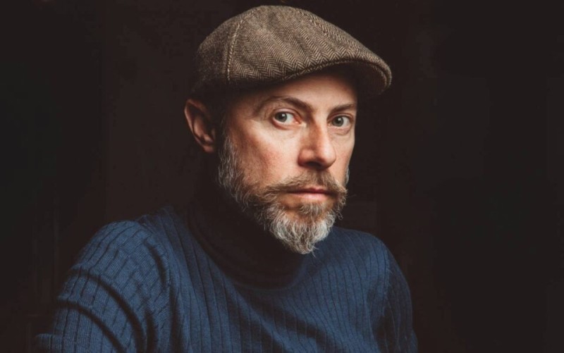 Στο ERTFLIX η ταινία «Κινητά Στοιχεία» του Θερμιώτη Ανδρέα Σιαδήμα