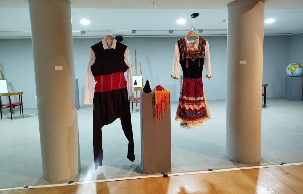 &quot;Φορεσιά: Ένδυμα Ζωής&quot; - Έκθεση στην Παλιά Δημοτική Αγορά Αγρινίου (εως Πεμ 28/8/2205)