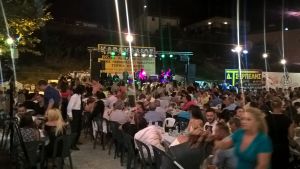 Το ξακουστό πανηγύρι του Αγγελοκάστρου συνεχίζει την παράδοση χαρίζοντας ατελείωτες νύκτες διασκέδασης και κεφιού στον κόσμο που το επισκέπτεται