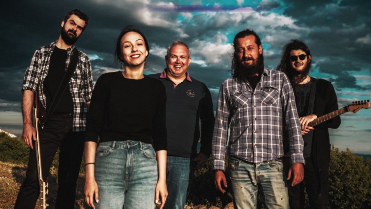 ΕΝΤΕΧΝΩΣ | Το νέο τους τραγούδι — μήνυμα για την καθημερινότητα των μουσικών στην εποχή της πανδημίας