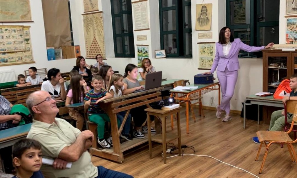 Αγγελόκαστρο Αγρινίου: &quot;Το σεντούκι του παππού&quot; συνεχίζει το ταξίδι του! (εικόνες)