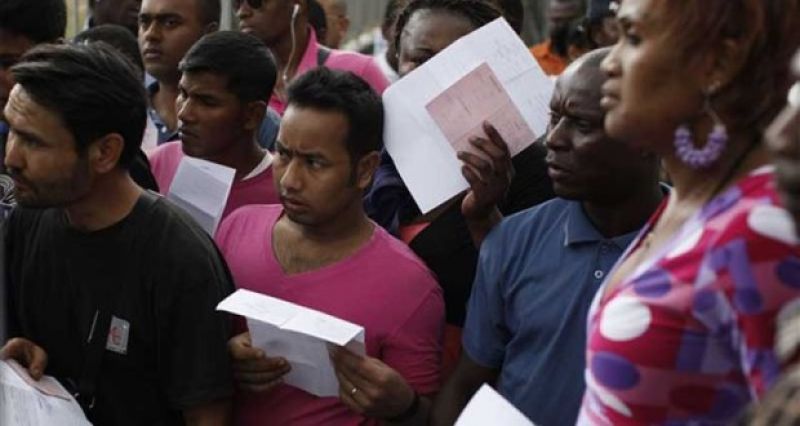 Η αντικατάσταση των Ελλήνων προχωράει με βήμα ταχύ…