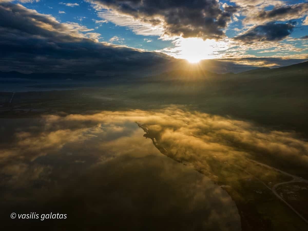 Η ανατολή στη λίμνη Λυσιμαχία όπως δεν την έχετε ξαναδεί (φωτο-video)