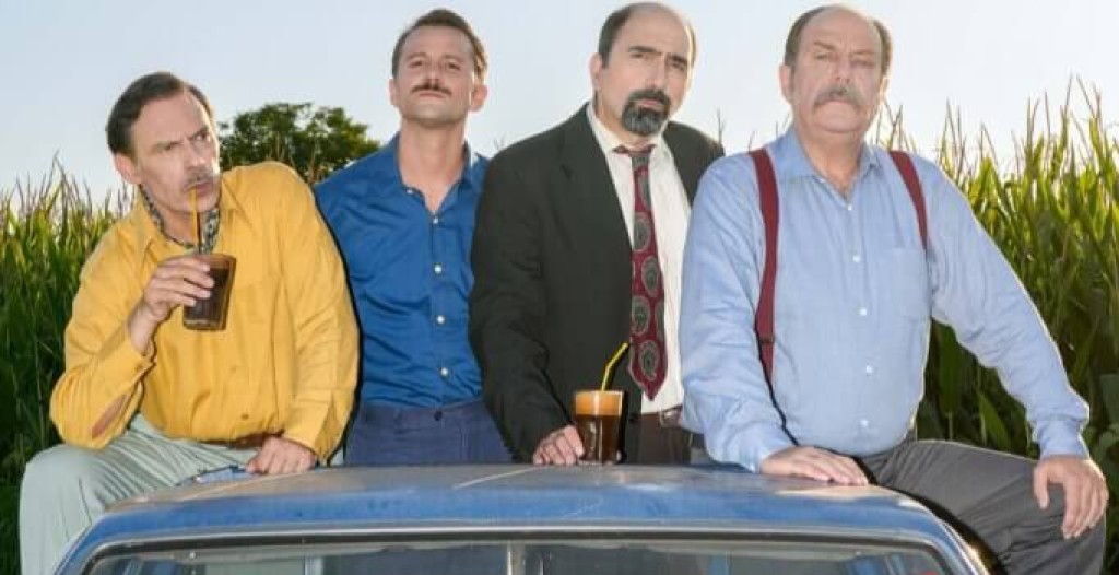 Παπαδάτου Ξηρομέρου: «Δάφνες και Πικροδάφνες» - Μια παράσταση από το ΔΗΠΕΘΕ Αγρινίου (Tri 12/8/2025 21:00)