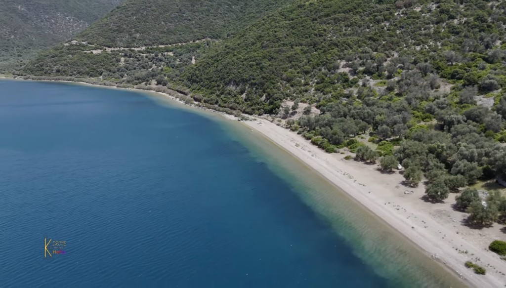 Οι πιο γνωστές παραλίες της μεγαλύτερης φυσικής λίμνης της Ελλάδας, της λίμνης Τριχωνίδας (βίντεο)