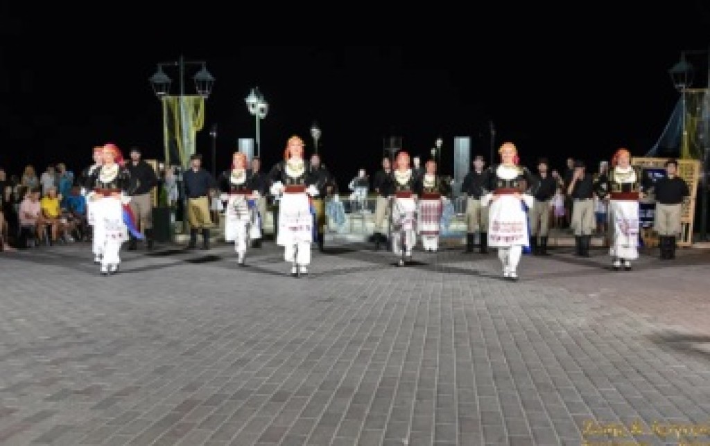 Βόνιτσα: Πλημμύρισε με μουσική και χορό στο 10ο Φεστιβάλ Παραδοσιακών Χορών