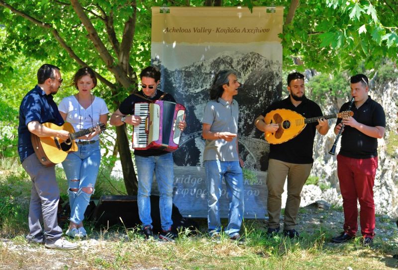 Ο Αχελώος και η κοιλάδα του Αχελώου έχουν το δικό τους τραγούδι από το Σπύρο Νικολάου!