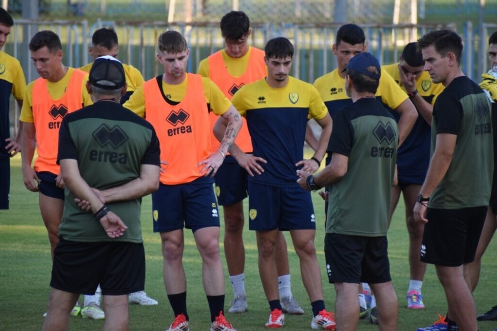Παναιτωλικός: Ξανά στο γήπεδο από βδομάδα, «φορτσάρει» για το βασικό στάδιο της προετοιμασίας
