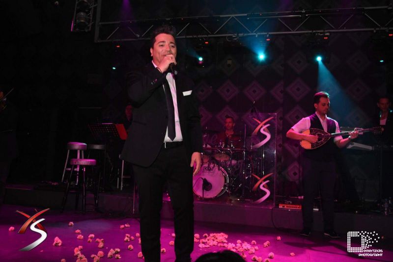 Χαμός με τις εμφανίσεις του Άκη Ρωμανού στο XS LIVE !