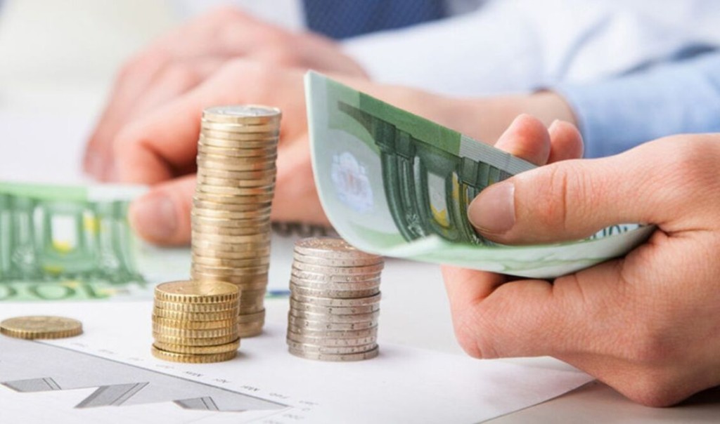 Σύνταξη χωρίς ένσημα: Δείτε ποιοι δικαιούνται 400 ευρώ τον μήνα