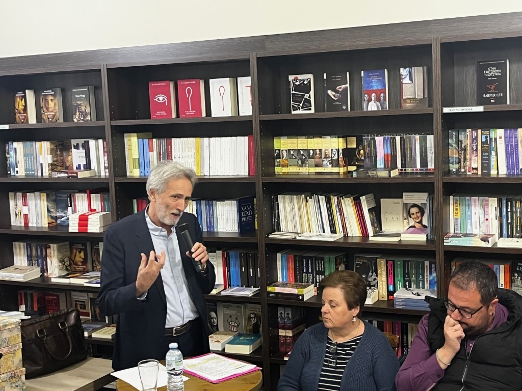 Ο βραβευμένος συγγραφέας Γιάννης Καλπούζος παρουσίασε το νέο του μυθιστόρημα στο Αγρίνιο (φωτο, βίντεο)