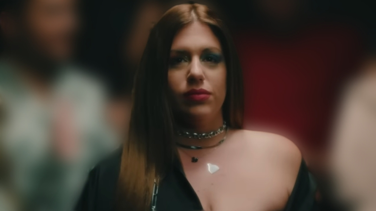 «Μέσα Να Κοιτάζεις» | Η Αλεξάνδρα Νικολαΐδου κυκλοφορεί το πρώτο της τραγούδι