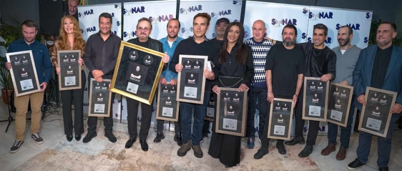 Σταμάτης Γονίδης: Λαμπερή βραδιά στην απονομή του πλατινένιου του δίσκου