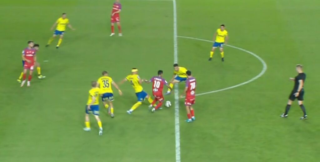 Λαμπαδαρίου: «Λάθος η αποβολή του Στάγιτς, κακώς ο Ζαμπαλάς έστειλε στο VAR τον Τσέτσιλα»