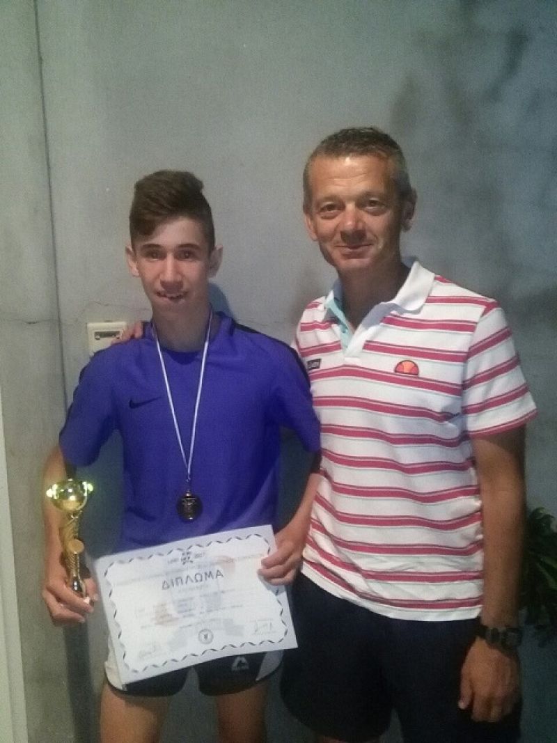 Πρωταθλητής Ελλάδας στα 3000μ ο Νίκος Σταμούλης της ΓΕΑ