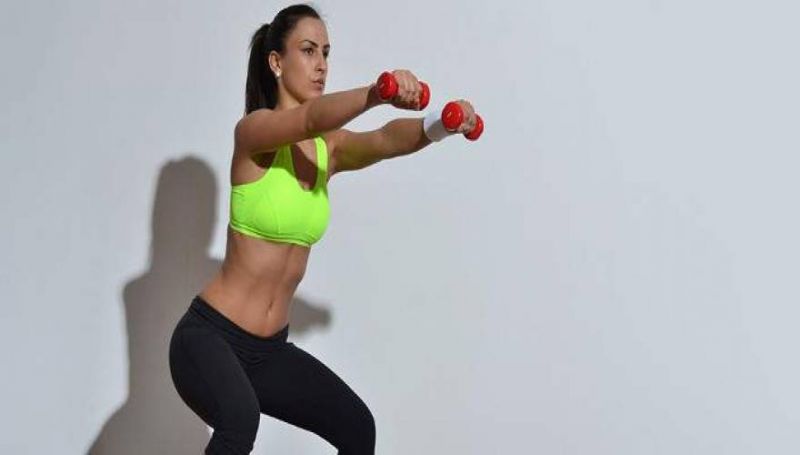 Μεταμορφώστε το σώμα σας σε 30 ημέρες με «καθίσματα» στο σπίτι (φωτό &amp; vid)