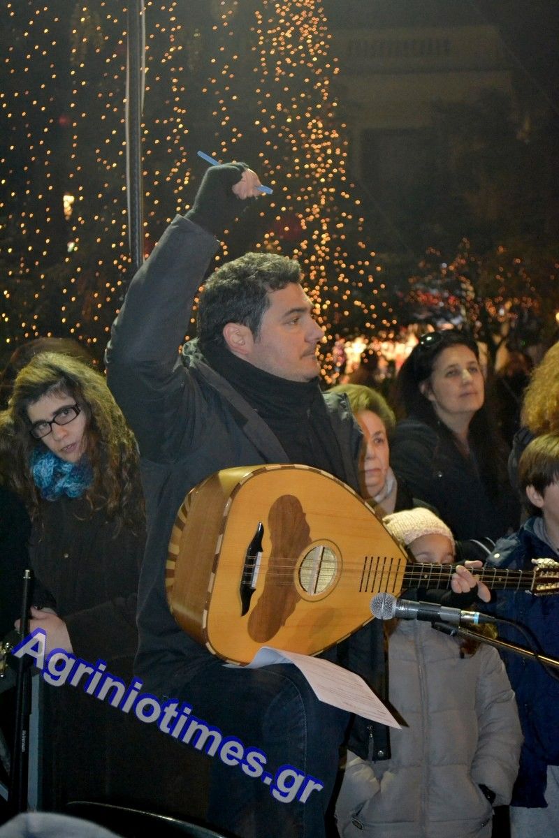 Αγρίνιο: «Μ’ένα ρόδι θα σε προϋπαντήσω…» (Πλούσιο φωτορεπορτάζ του AgrinioTimes)