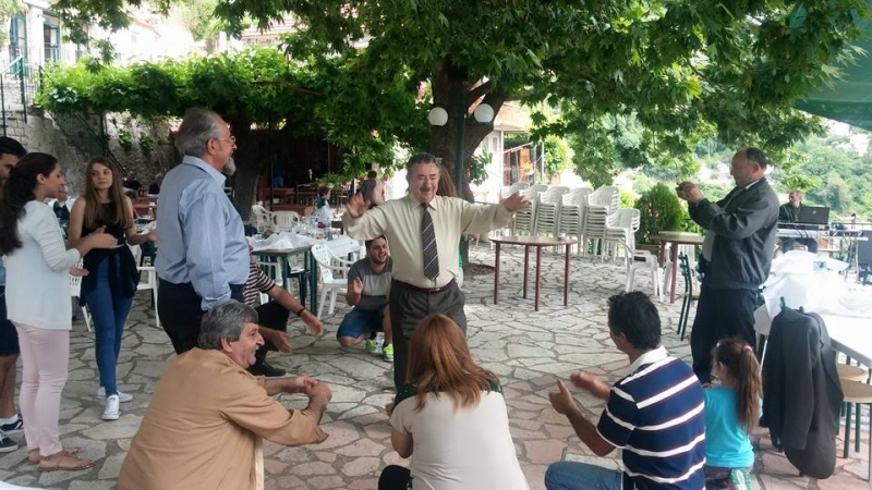 Η Περίστα υποδέχεται το δημοψήφισμα με γλέντι… στην Πλατεία