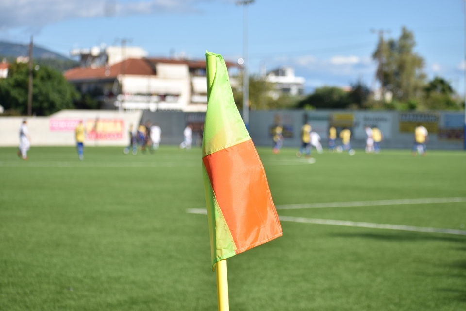 “Tο σκληρό παιχνίδι θέτει σε κίνδυνο την υγεία των αθλητών και εμποδίζει το τοπικό ποδόσφαιρο να εξελιχθεί”