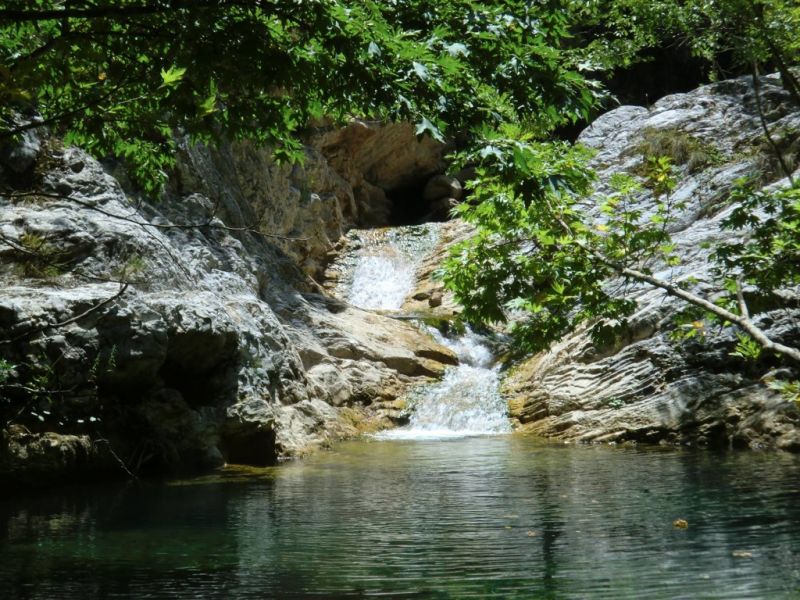 Oρεινή Ναυπακτία :Τo ποταμάκι Κάκαβος και οι ομορφιές του (video)