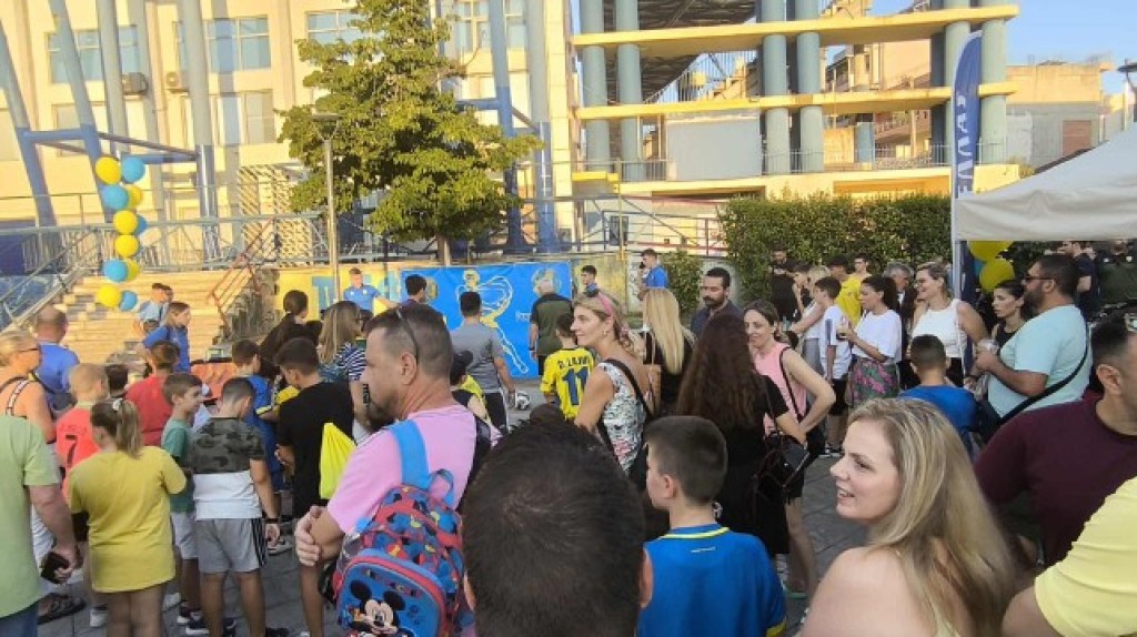 Παναιτωλικός: Παρουσίασε τις επετειακές φανέλες για τα 100 χρόνια – Συγκίνηση και πλήθος κόσμου στο Αγρίνιο