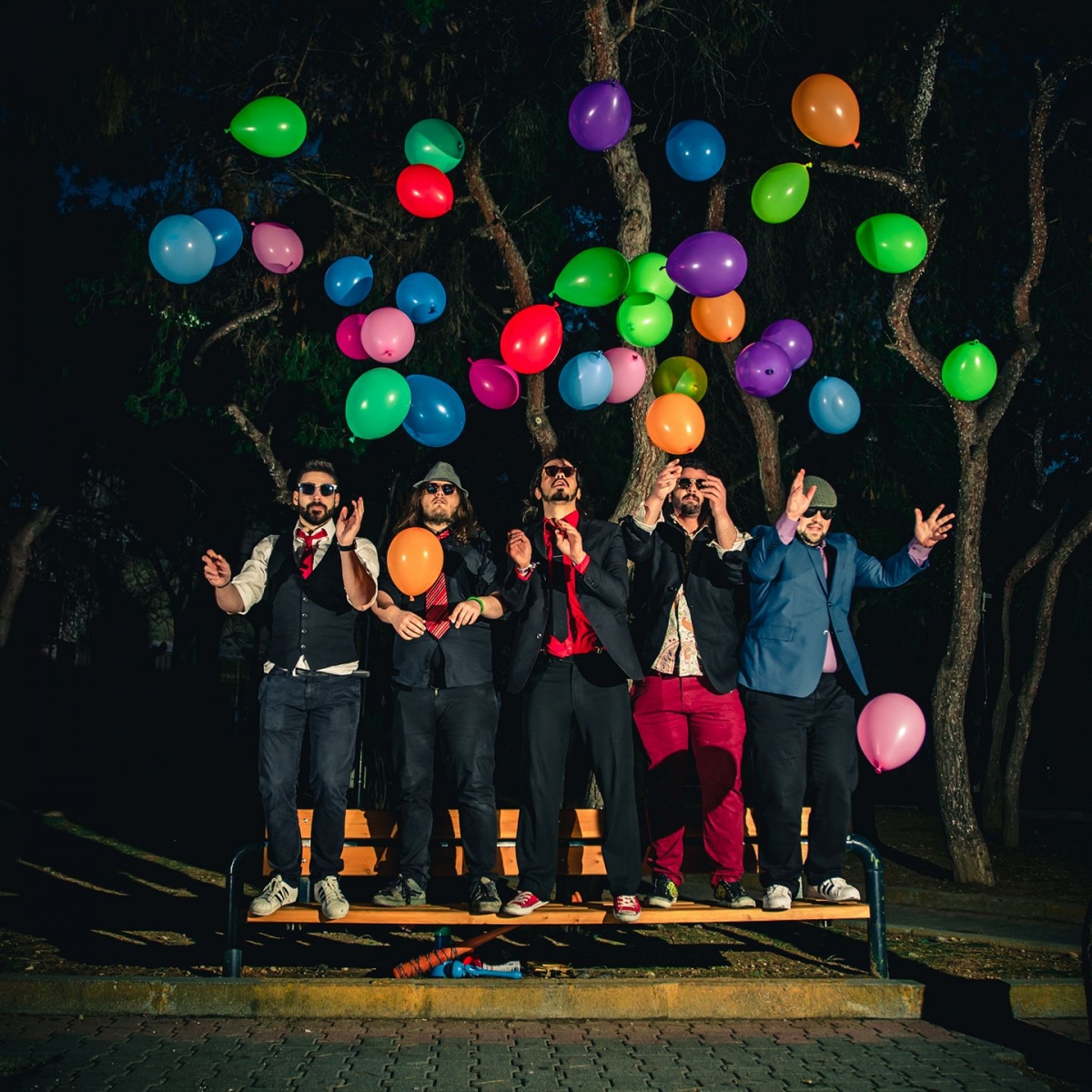 Οι Blueballs μας ταξιδεύουν &quot;Στου Αιγαίου τα Μέρη&quot; με το καινούριο τους τραγούδι!