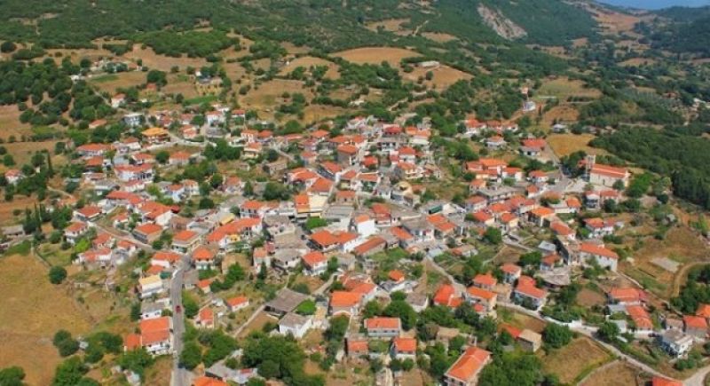 Τρύφος: Το ιστορικό χωριό που κάηκε από τους Γερμανούς με τις ιαματικές πηγές και τον Άγιο Βάρβαρο