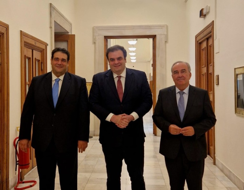 Υπουργείο Παιδείας: Ανακοινώθηκαν 10.000 νέοι μόνιμοι διορισμοί στα σχολεία