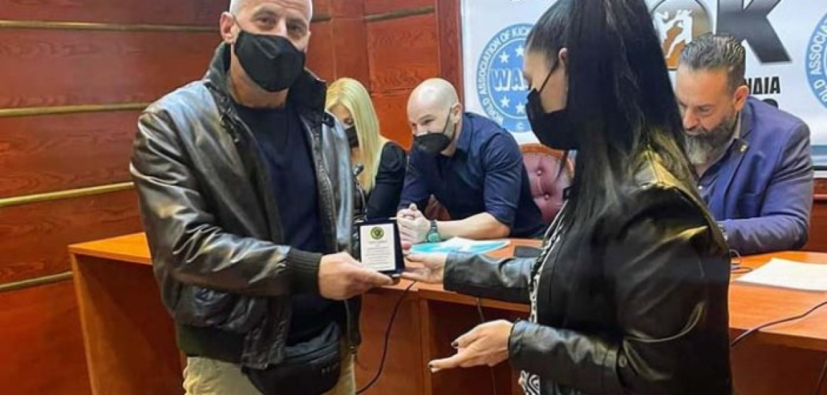 Βράβευση του Αγρινιώτη προπονητή Γιώργου Καψιμάλη στο Συνέδριο Βορείου και Δυτικής Ελλάδος της Πανελλήνιας Ομοσπονδίας Kick Boxing