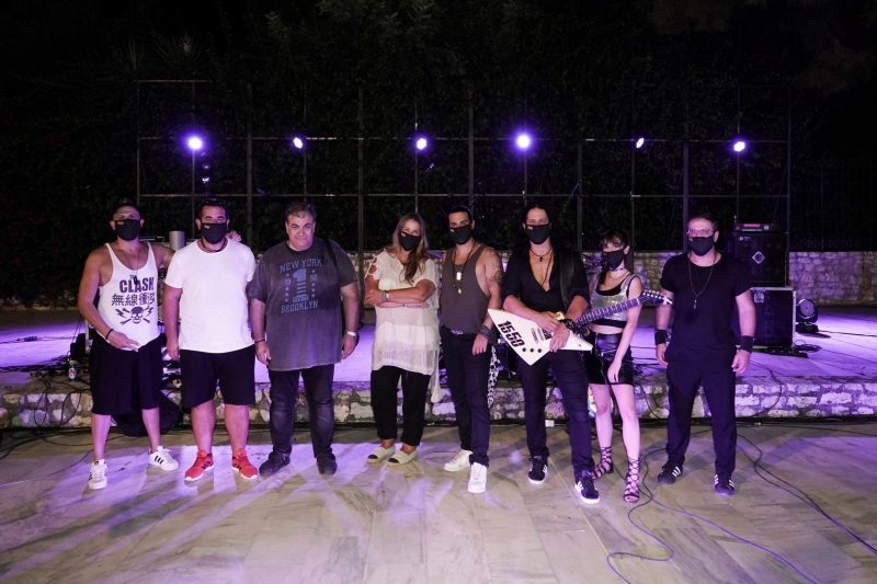 ΟΙ 15 50 δίνουν την Οριστική λύση για τα Live,τις συναυλίες και ακούμε την φωνή της λογικής