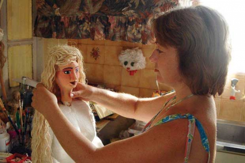 Αθηνά Ψειμάδα: Κούκλες απ΄ τα σκουπίδια (pics)