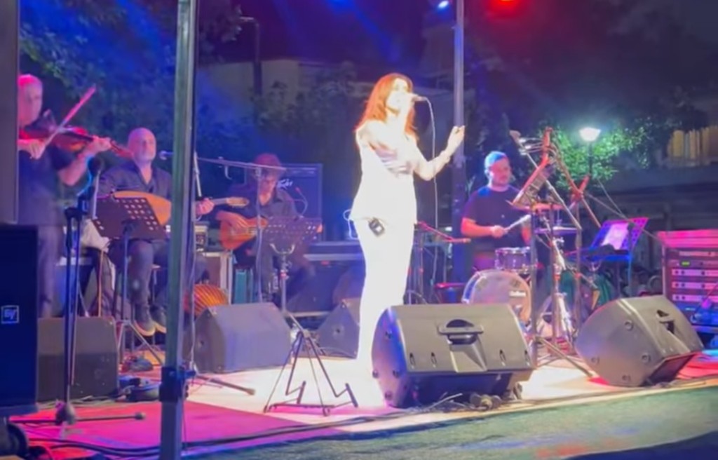 Θέρμο: Μια βραδιά μαγείας και ξέφρενου ρυθμού με τη Στέλλα Κονιτοπούλου