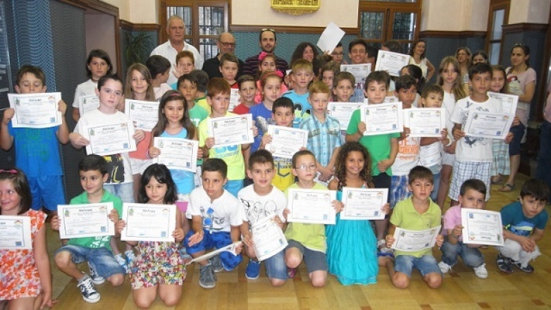 Τίμησαν τον κορυφαίο σκακιστή Θ.Μαστροβασίλη και τους μικρούς σκακιστές της Ναυπάκτου