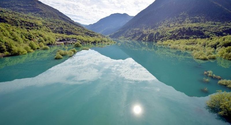 Χαλαρωτικό video με φυσικούς ήχους αηδονιών και εικόνες από την ορεινή Ναυπακτία