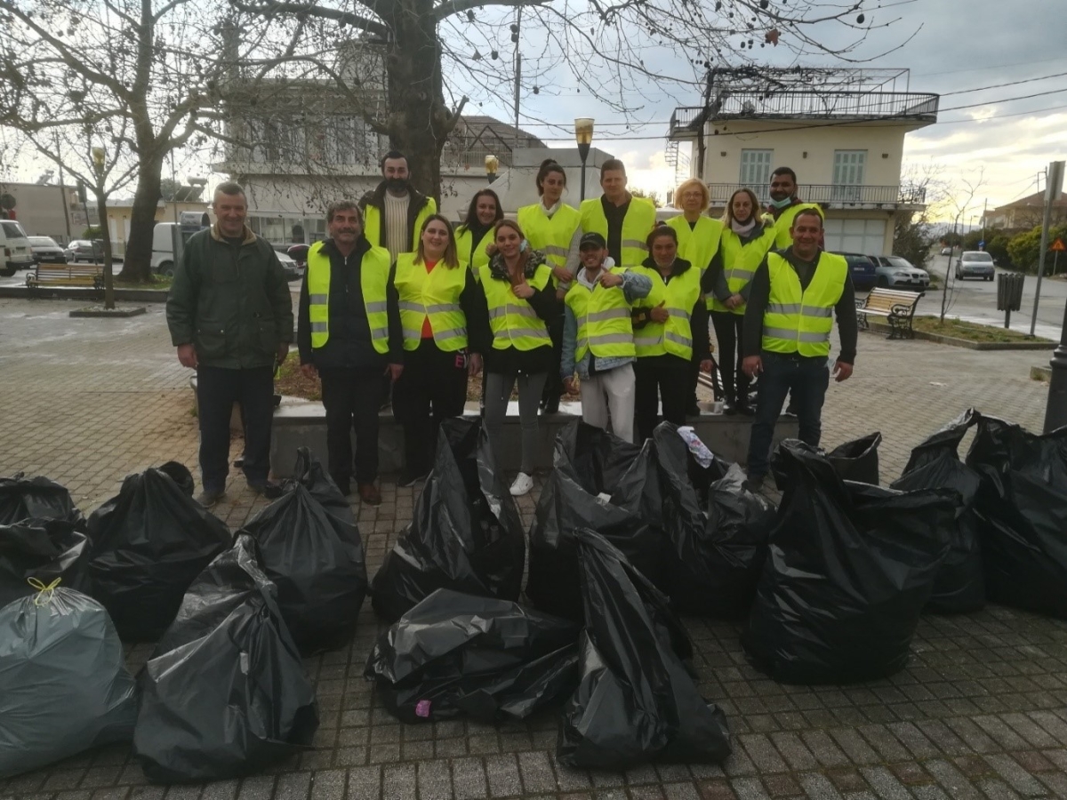 Έκαναν λαμπίκο το Δοκίμι εθελοντές του Σχολείου Δεύτερης Ευκαιρίας Αγρινίου