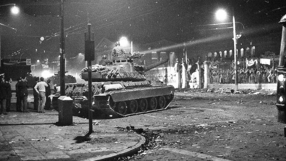 «Εδώ Πολυτεχνείο»: Η φωνή πίσω από την ιστορικότερη φράση της 17 Νοεμβρίου