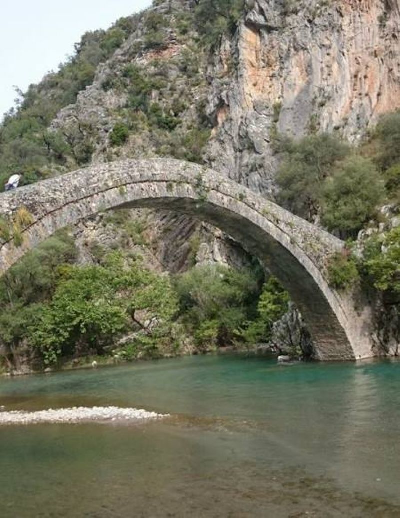 Πεζοπορία στο Γεφύρι Αρτοτίβας (video)