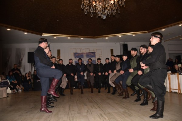 Με πολύ κέφι το μεγάλο κρητικό γλέντι στο Αγρίνιο- Το «ευχαριστώ» του Παγκρήτιου Συλλόγου (φωτο)
