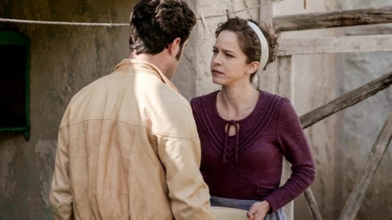 Άγριες Μέλισσες: Ο Μπάμπης προσεγγίζει ξανά την Ασημίνα