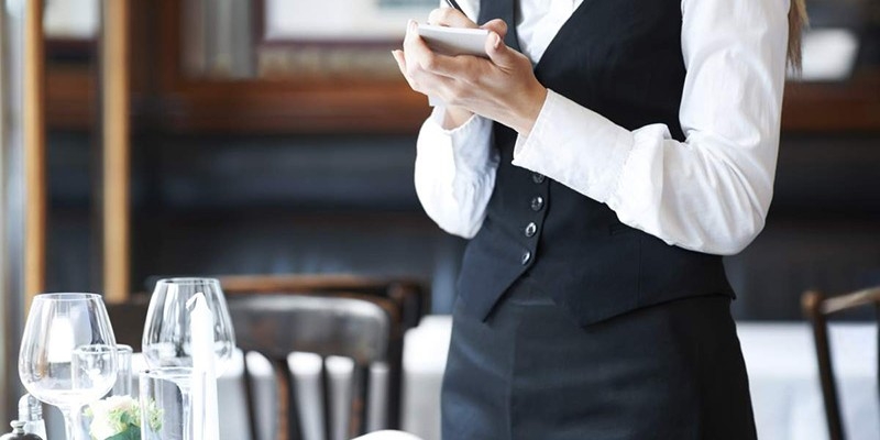Αυτές είναι 8 ερωτήσεις που δεν πρέπει ποτέ να κάνεις σε έναν σερβιτόρο